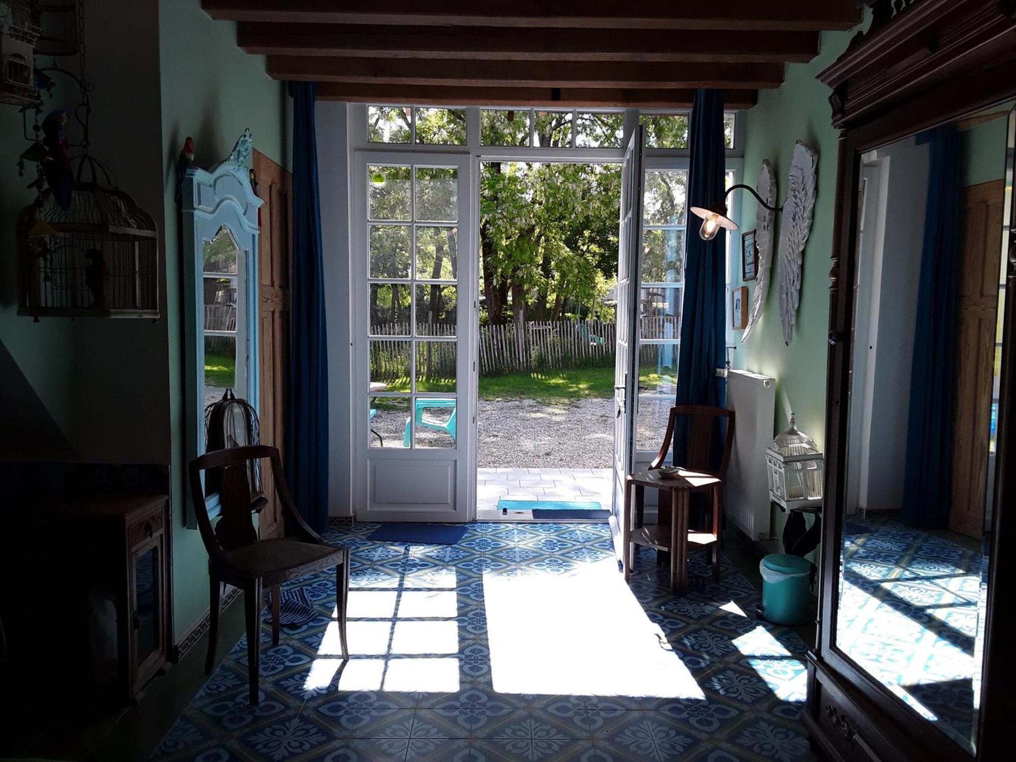 'La Menagerie' Bed & Breakfast Chateauvieux  Ruang foto